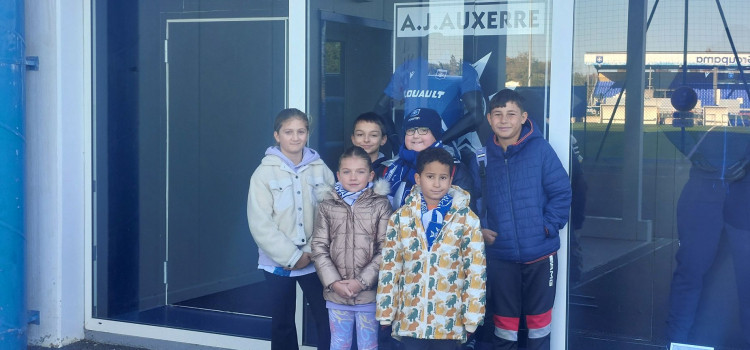 Des jeunes supporters heureux !