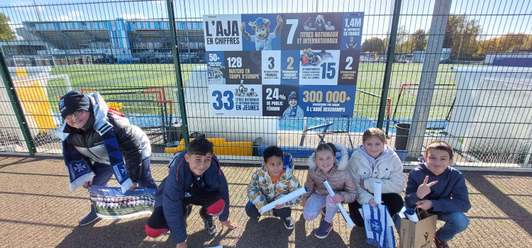 Des jeunes supporters heureux !