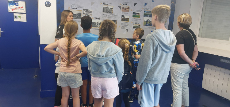 Une matinée pleine de nouveautés à l’AJA pour 8 jeunes passionnés !